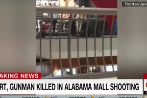 Мъж откри огън в мол в Алабама