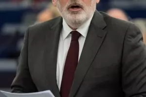 Тимерманс е единственият кандидат на ПЕС за поста на Юнкер