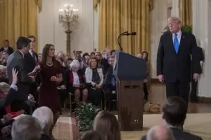 Съдия нареди на Тръмп да върне акредитацията на журналист от Си Ен Ен