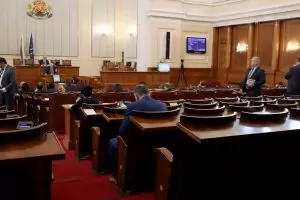 Адвокати: Такова право, каквото НС създава, не сме учили!