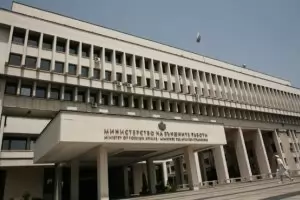 Партийните лидери оставиха без работа професионалните дипломати