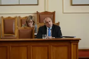 Псевдодиктаторът Борисов се страхува от парламента