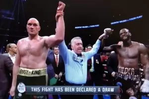 Уайлдър и Фюри стигнаха до спорно равенство в мача на годината