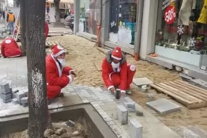 И Дядо Коледа се включи в реденето на павета по "Графа"