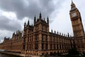 В Лондон започват парламентарните дебати за Брекзит