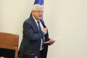 След повече от половин година работни групи и консултации Министерството на