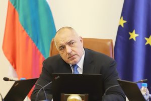 След 15 часова пауза премиерът в оставка Бойко Борисов отново