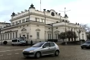 Прекратиха правомощията на шестима депутати, избрани за кметове