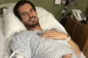 Анди Мъри ще опита да играе с изкуствената става