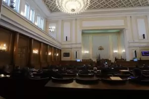 ГЕРБ и "Атака" искат да орежат парите на отсъстващите депутати