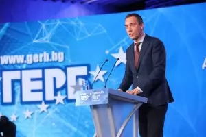 Със скоростта на F-16 - да превъртим рубикона!