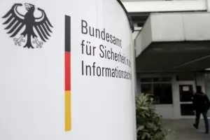 Младеж разкри хакера, откраднал лични данни в Германия