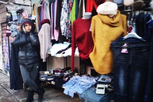 По скъпи през октомври са станали дрехите обувките и някои храни