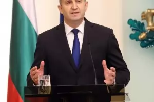 Да мълчиш в името на "демокрацията"