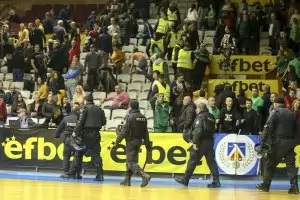 Част от феновете на "Левски ЛУКойл" са платени и умишлено търсят провокации