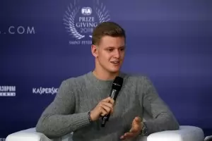 Синът на Шумахер подписва с "Ферари"