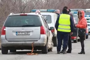  Трима бегълци подлудиха полицията в продължение на 360 км