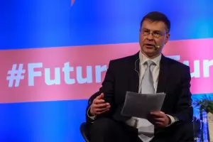 Еврокомисар: Бедността е основен проблем на България