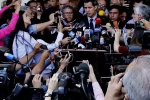 Мадуро поиска да преговаря 
             с опозицията във Венецуела