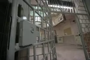 Затворници водят дело за интимни свиждания без камери