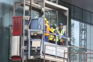  Извънредният труд ще може да е до 300 часа годишно