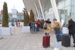 Близо 2 млн души са емигриралите българи по данни на
