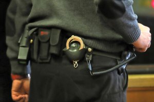 Директорът на гимназията в Ихтиман е бил арестуван предаде БНР