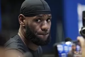 ЛеБрон Джеймс пръв влезе в двата най-значими Топ 10 на НБА