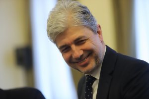 Апелативният специализиран съд пуса под домашен арест бившия министър на околната среда