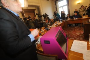 Сиела Норма ще осигури 3 те хил устройства необходими за машинното