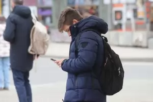 КЗП забрани на телекомите да вдигнат цените с инфлацията за две години