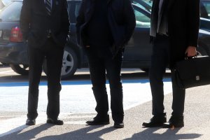 Младите изчезват от държавното управление  В същото време в сферата на ИКТ