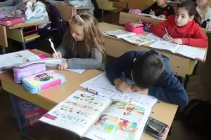  Четвъртокласниците влошават резултатите си по три от четири предмета