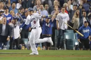 Бейзболист счупи рекорд с договор за $300 млн.