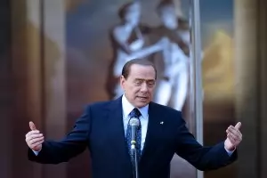 Берлускони се кандидатира за евродепутат