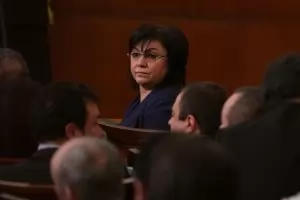 Корнелия Нинова с остра атака и срещу Георги Първанов