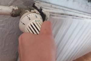 Топломерите и водомерите в жилищните сгради трябва да бъдат преустроени