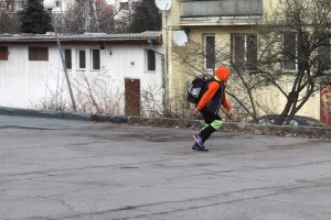 Спирането на детските надбавки при 5 неизвинени отсъствия от училище