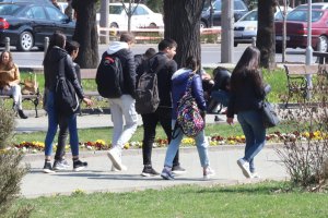 За да започне да се решава един проблем първо той