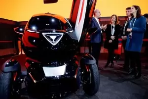 Автомобилните гиганти навлизат в ИТ сектора