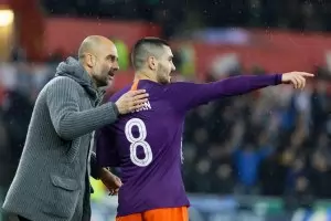 Гуардиола се извини след подпирането на "Манчестър С"