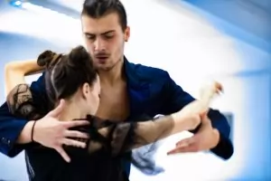 "Арабеск" с тройна мартенска премиера