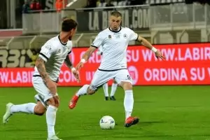 Десподов не успя да си спечели дузпа при загуба на "Каляри"