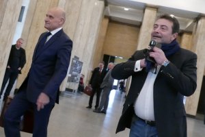 БНТ се нуждае от опитни специалисти които да управляват телевизията