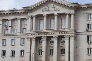 Всички постъпили данни от желаещите да бъдат доброволци ще бъдат проверявани