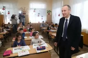  МОН спря джендър анкетата Selfie в родните школа