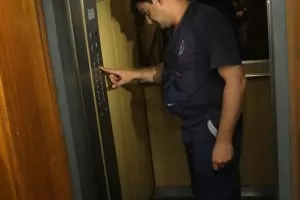 До 5 години всички асансьори трябва да са с автоматични врати