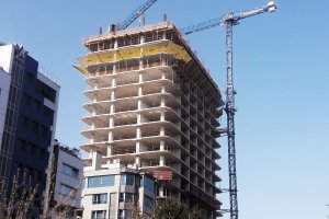 Небостъргачът Златен век в столичния квартал Лозенец се е сдобил