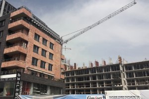 Санирането на панелните блокове е като гримиране на труп Така