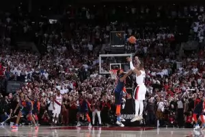 Тройка от 11 метра класира "Портланд" напред в плейофите на НБА